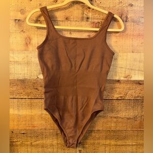 OQQ Ribbed Slimming Bodysuit